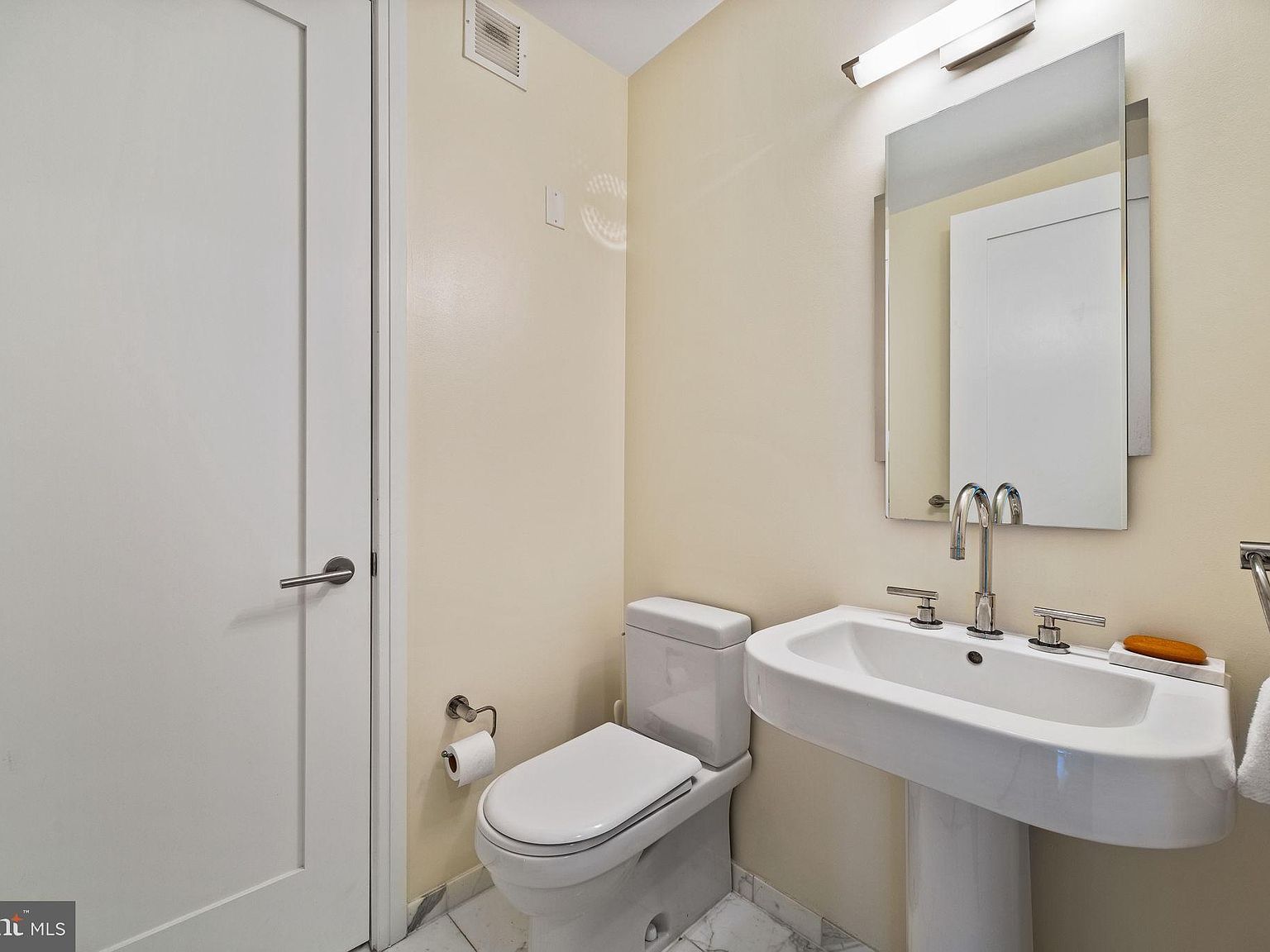 1414 S Penn Sq UNIT 11D Philadelphia, PA 19102 - Thumbnail 5