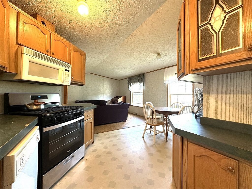 10 Eldorado Dr Marlborough, MA 01752 - Thumbnail 5