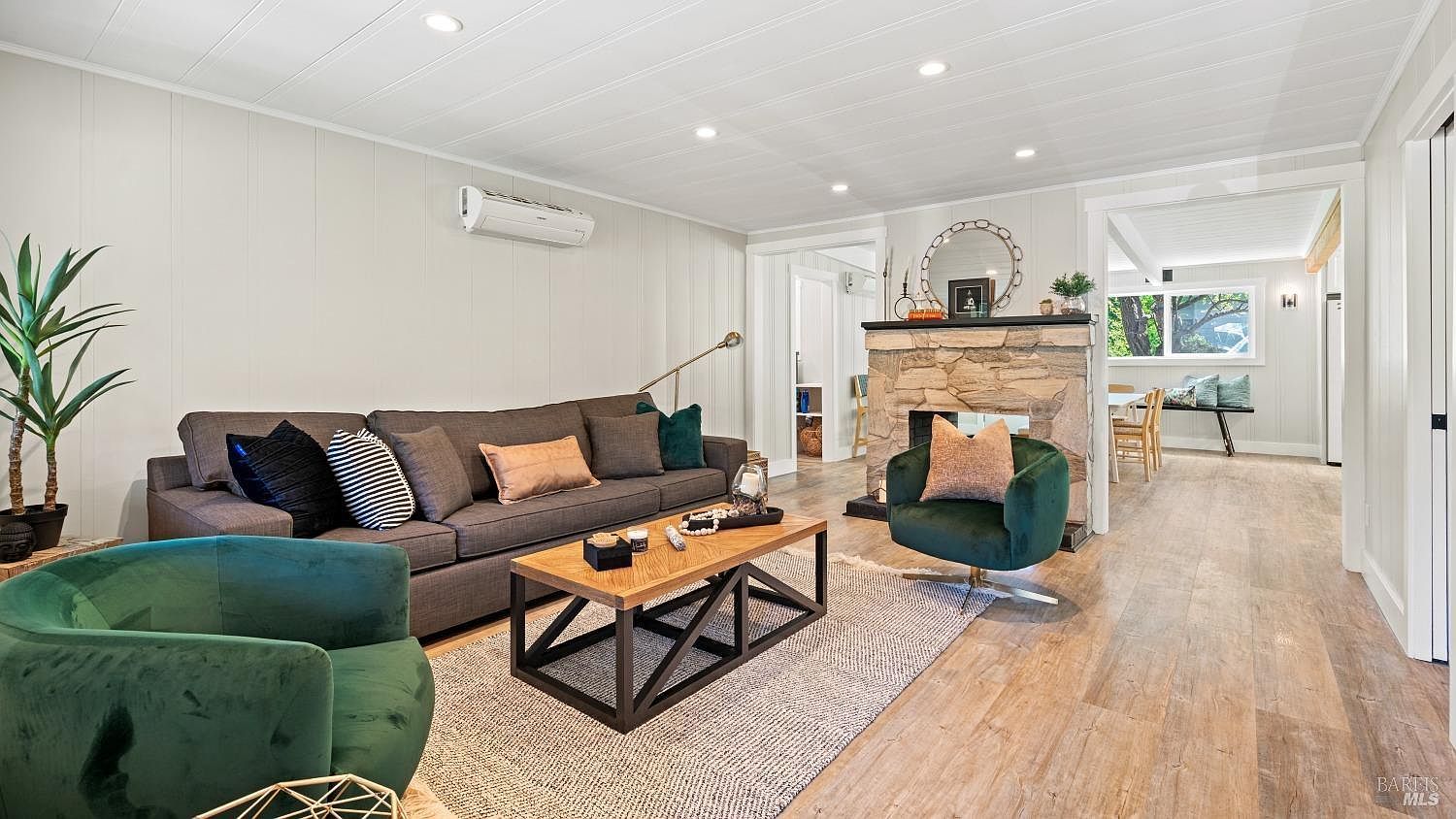 10661 Grays Rd Forestville, CA 95436 - Thumbnail 5