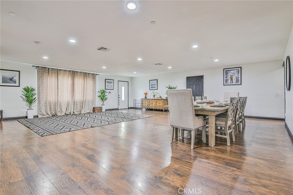 1019 W Arbutus St Compton, CA 90220 - Thumbnail 5