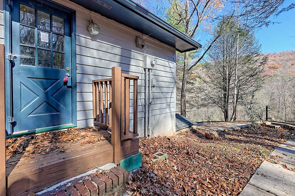 372 Peckerwood Rd Hayesville, NC 28904 - Thumbnail 5