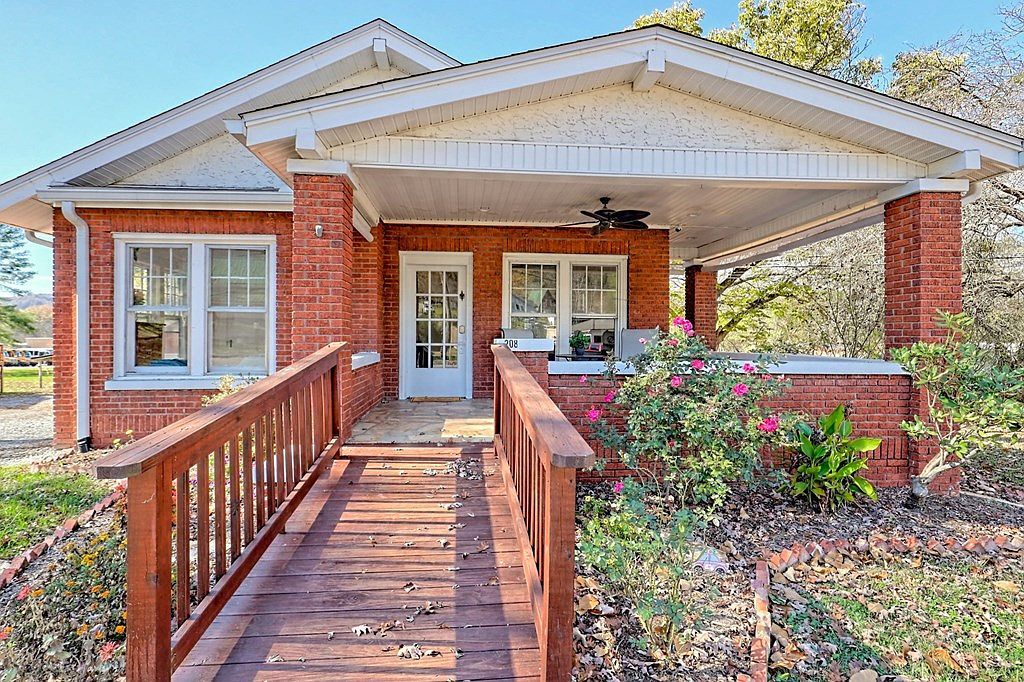 208 Bristol Ave Andrews, NC 28901 - Thumbnail 5