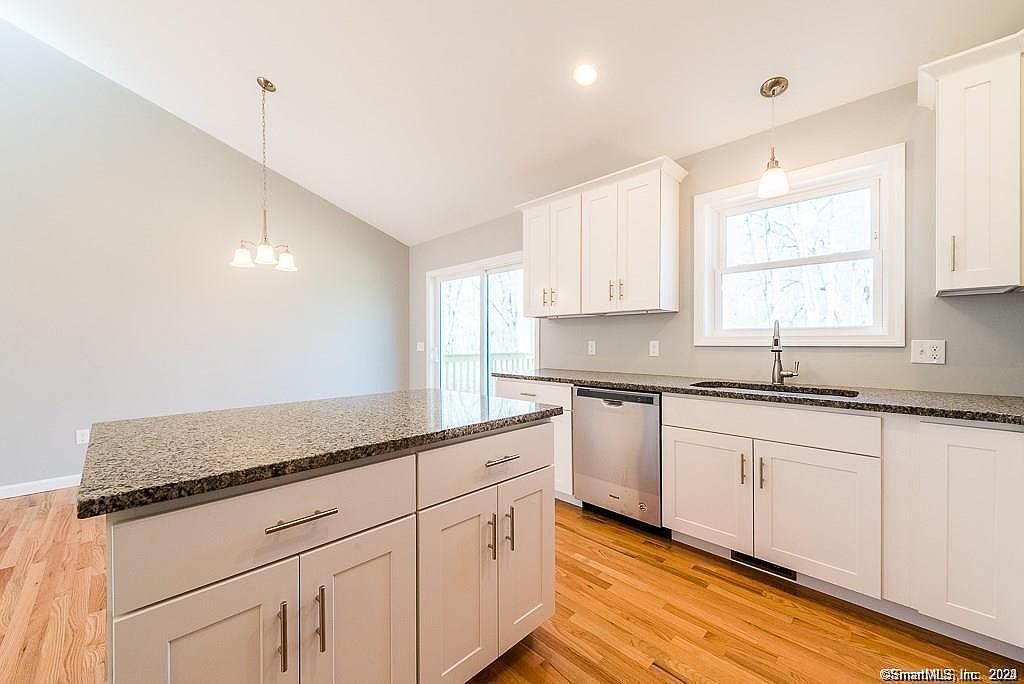 11 Thamesview Pentway Gales Ferry, CT 06335 - Thumbnail 5