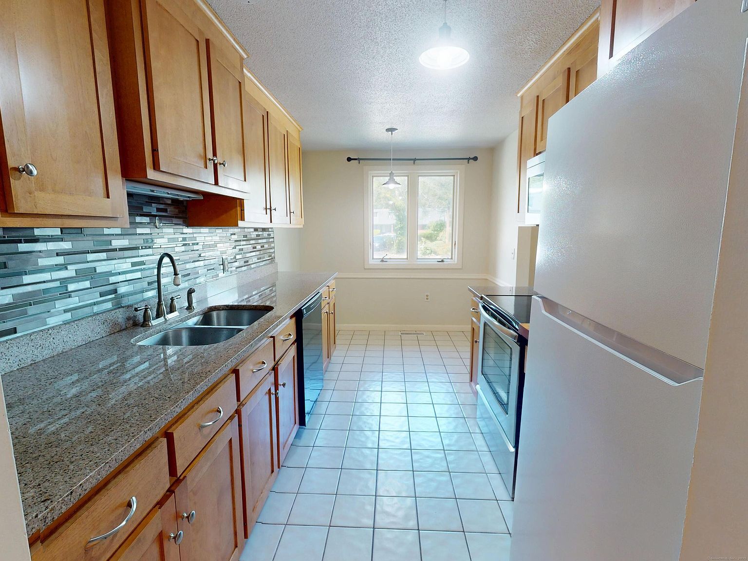 32 Upper Pattagansett Rd UNIT 8 East Lyme, CT 06333 - Thumbnail 5