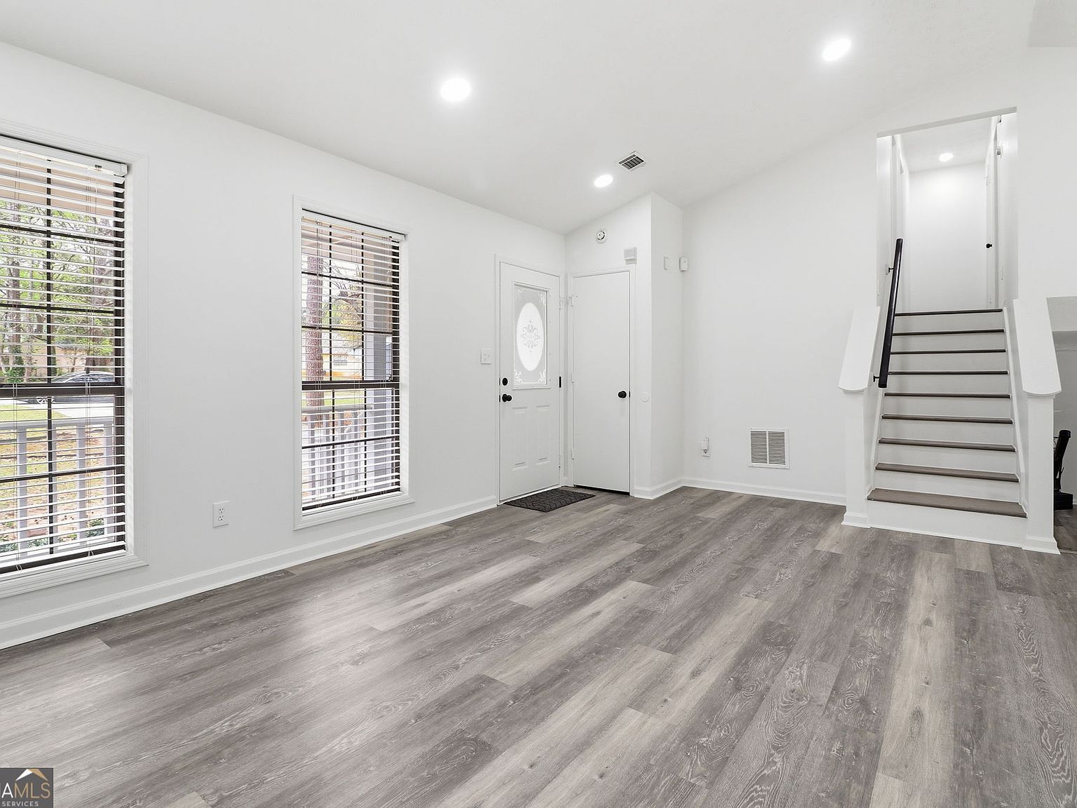 29 Court Ellenwood, GA 30294 - Thumbnail 5