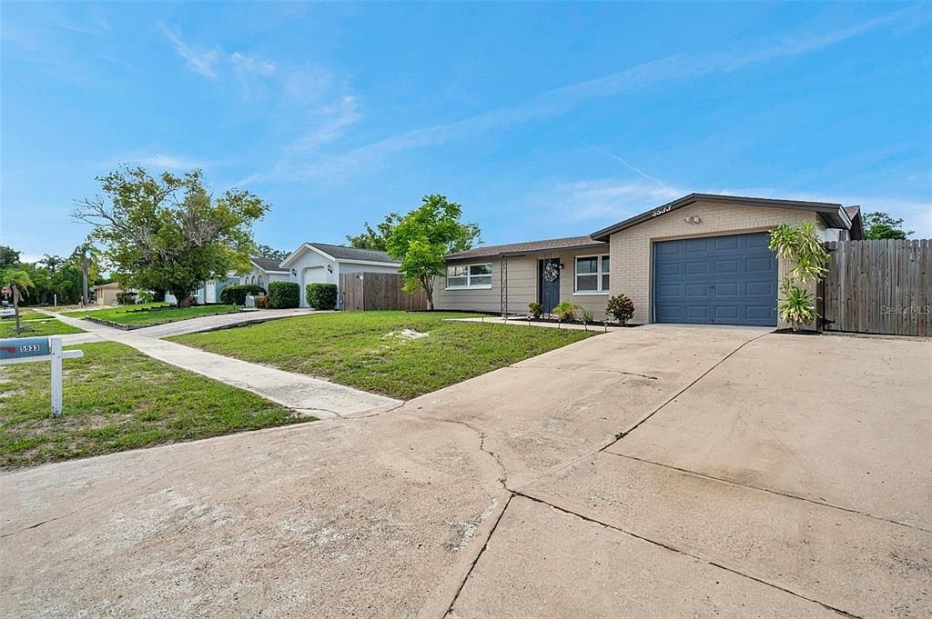 5533 Riddle Rd Holiday, FL 34690 - Thumbnail 5