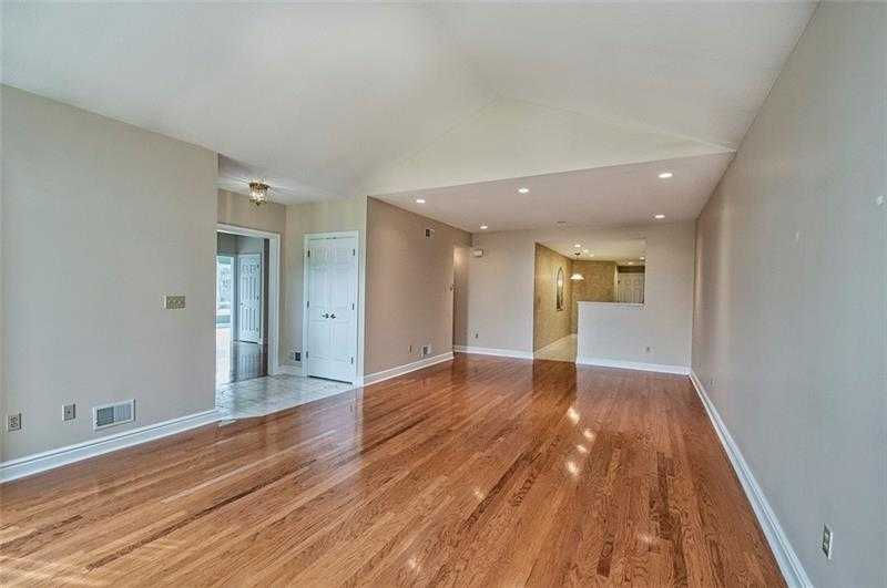 605 Cherry Hill Dr, Presto, PA 15142, USA - Thumbnail 5