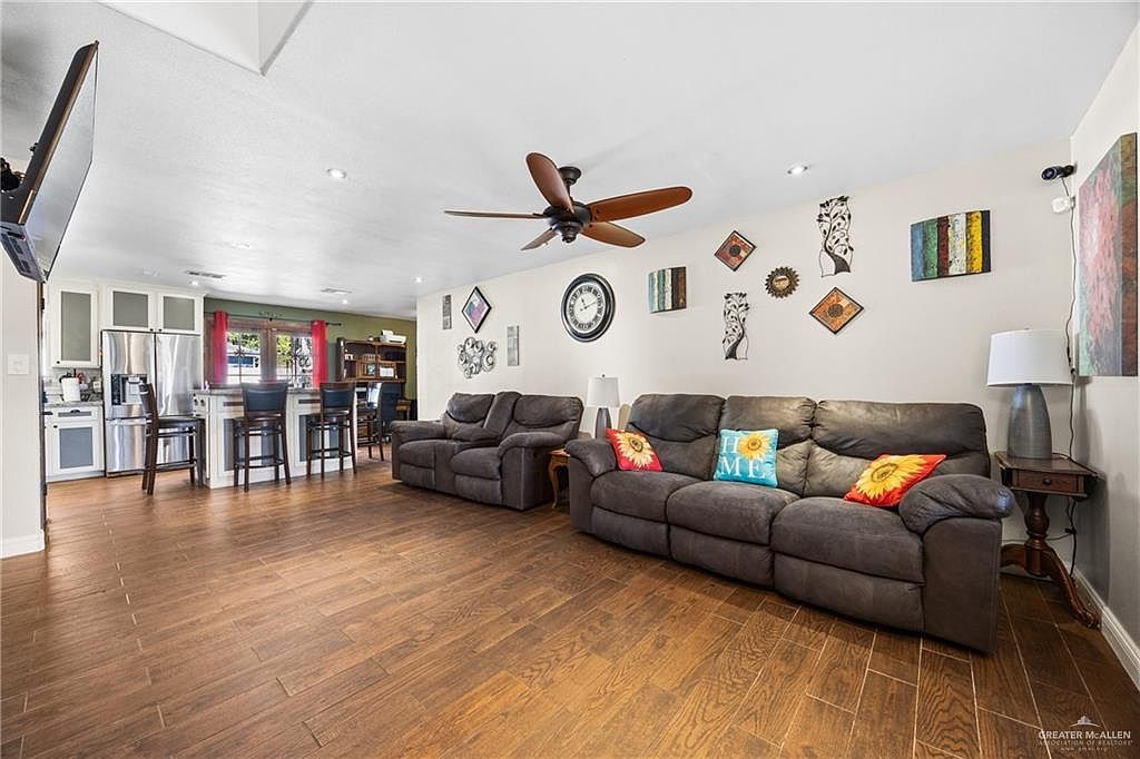 1811 Victoria St Mission, TX 78572 - Thumbnail 5