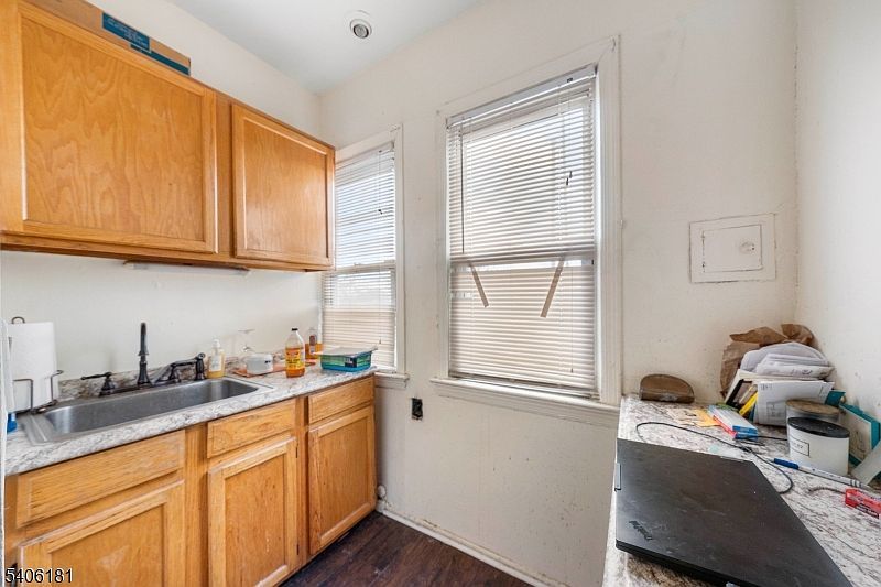 70 N Essex Ave Orange, NJ 07050 - Thumbnail 5