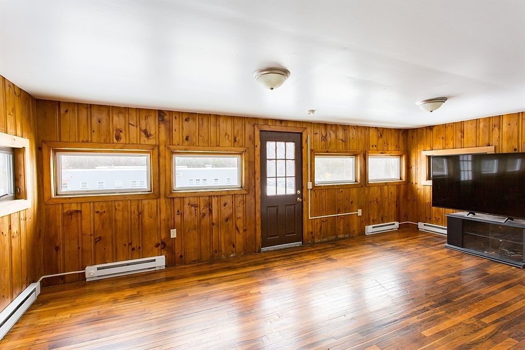 132 E Main St West Brookfield, MA 01585 - Thumbnail 5