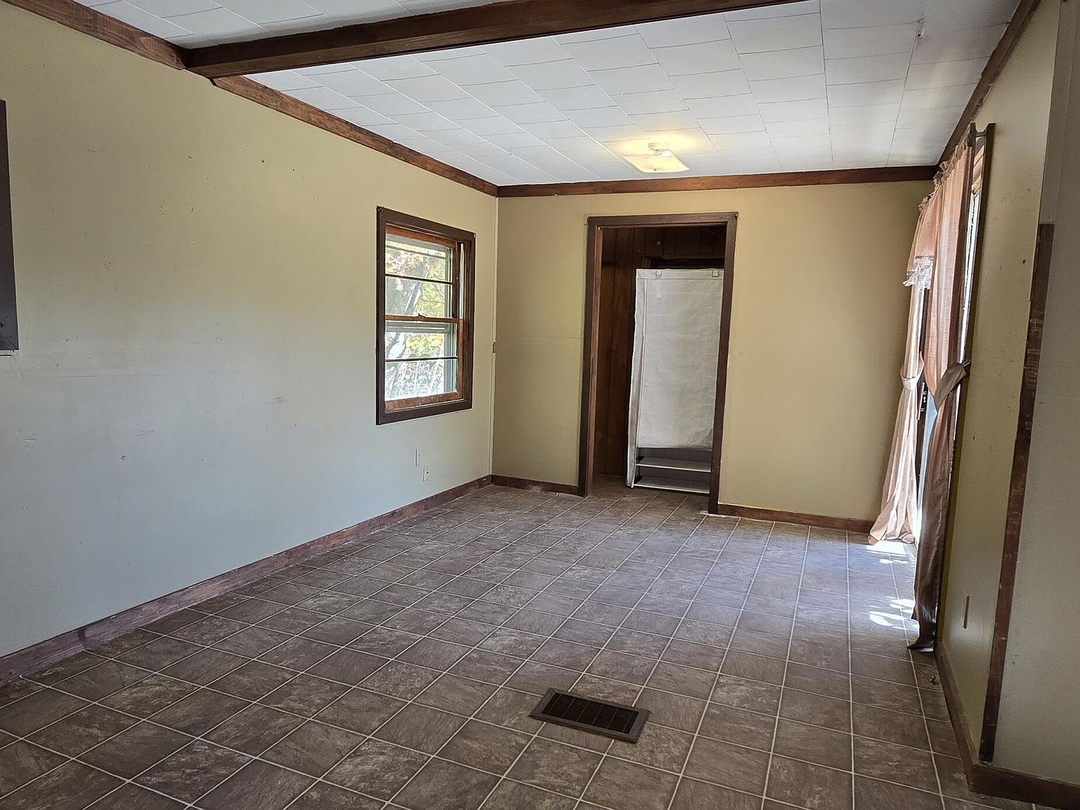 355 Melody Ln Saint Albans, ME 04971 - Thumbnail 5