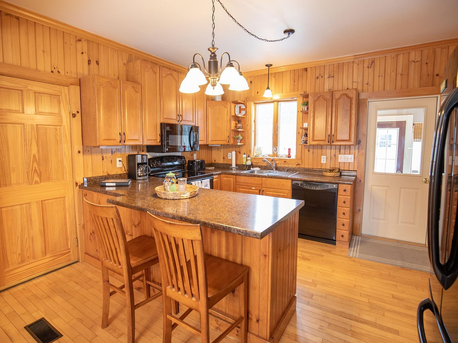 18 Washington St Greenville, ME 04441 - Thumbnail 5