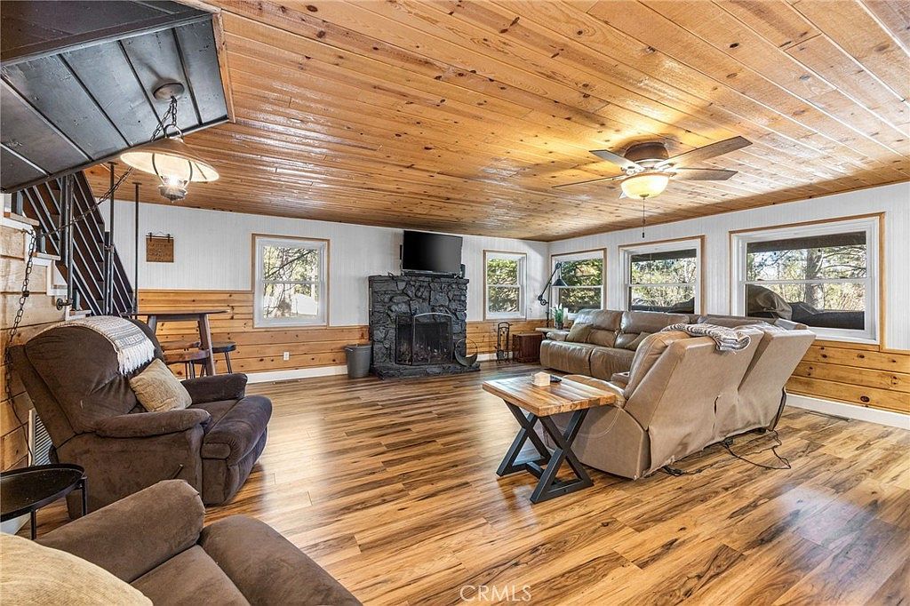 547 Chipmunk Ln Big Bear Lake, CA 92315 - Thumbnail 5