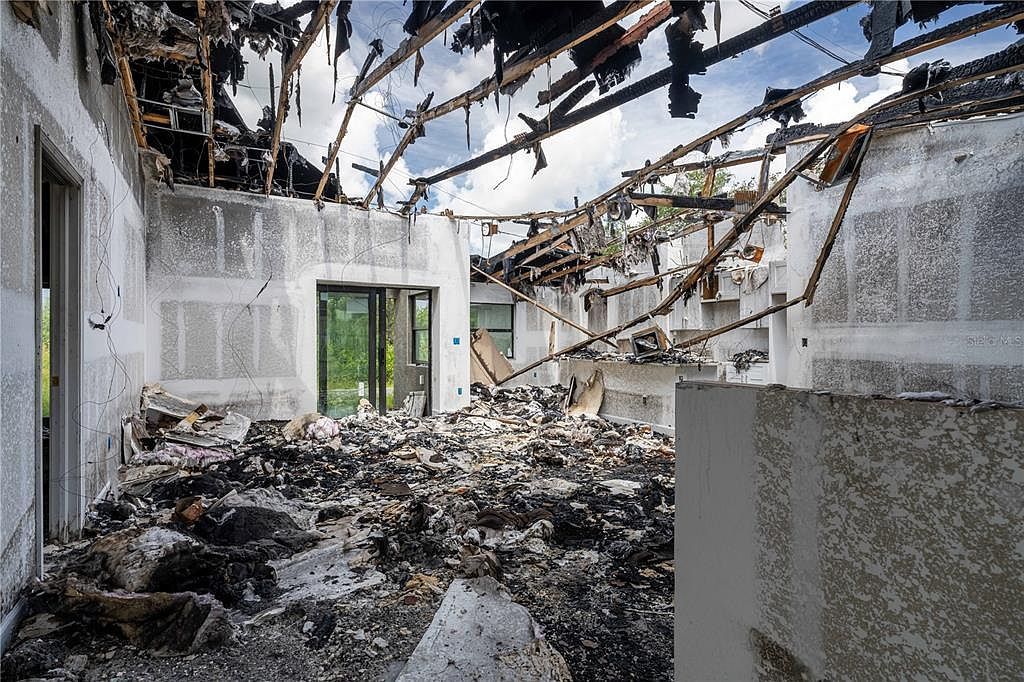 10303 Redondo St Pt Charlotte, FL 33981 - Thumbnail 5