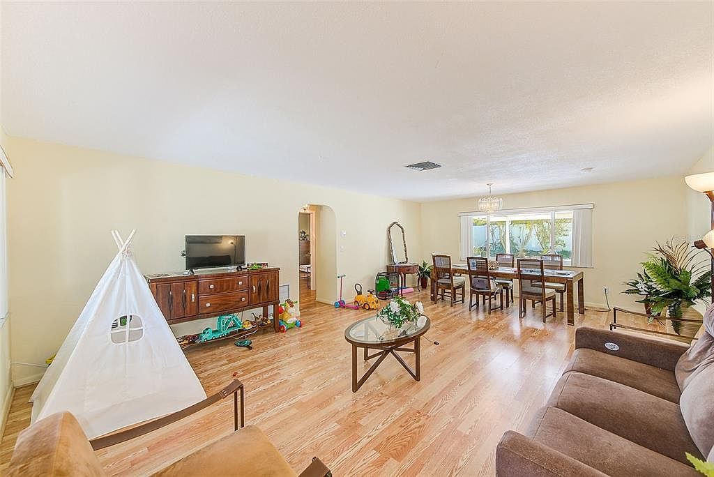 1831 Kay Dr Largo, FL 33770 - Thumbnail 5