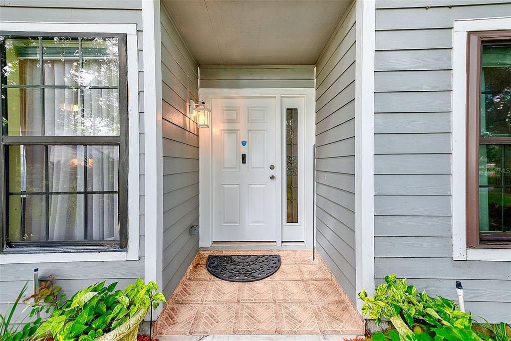 2728 Bentley Dr Palm Harbor, FL 34684 - Thumbnail 5