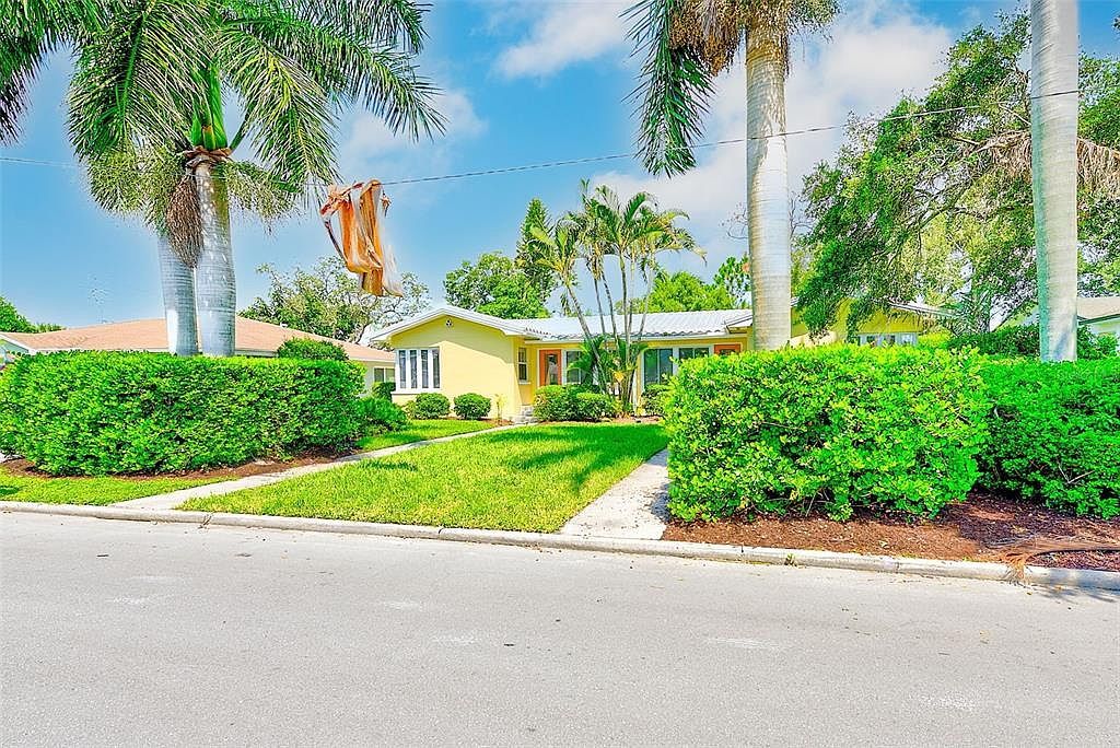 240 & 242 Mateo Way NE Saint Petersburg, FL 33704 - Thumbnail 5