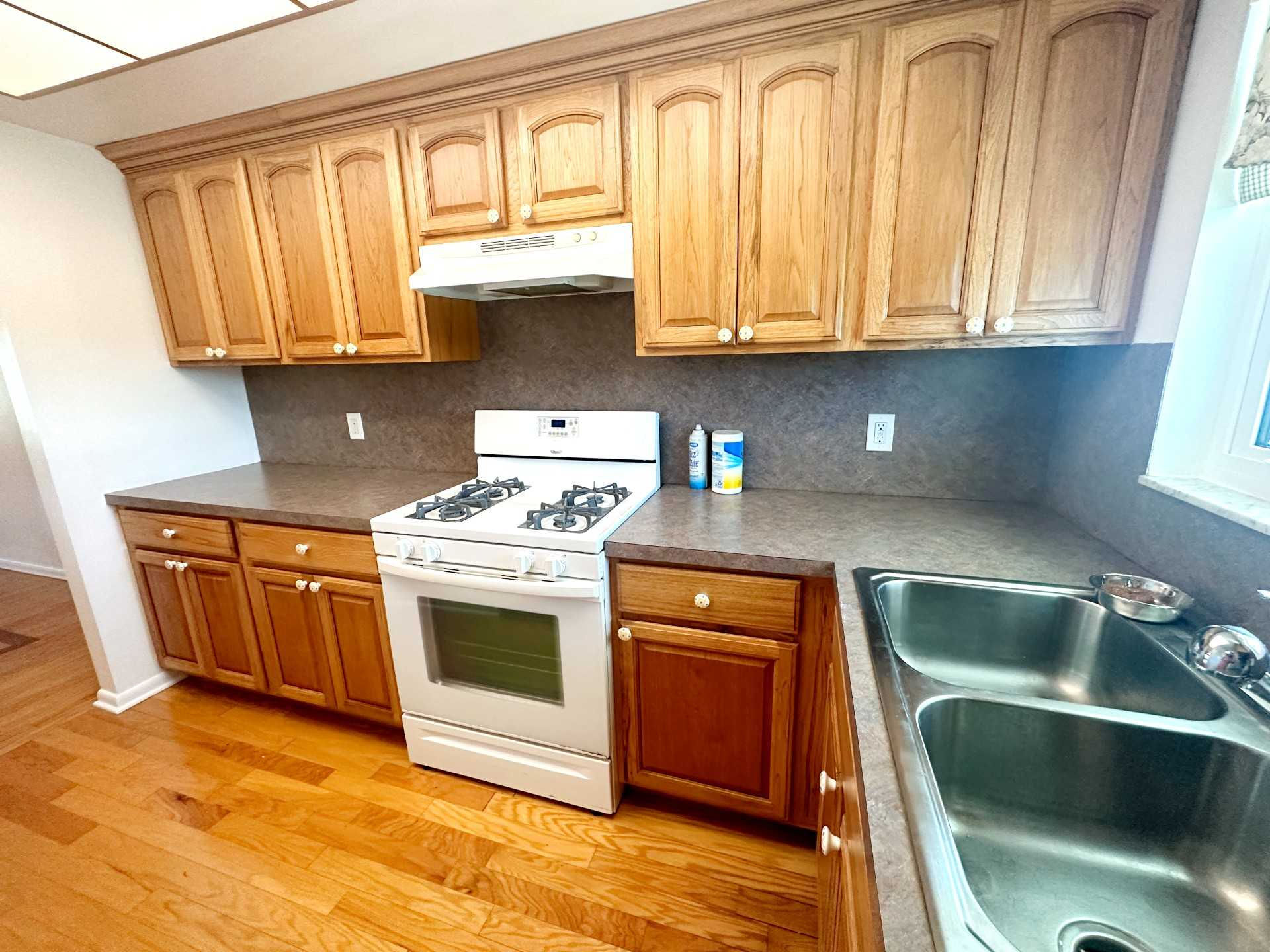 1819 Shore Drive South, South Pasadena, FL, USA, 33707 - Thumbnail 3