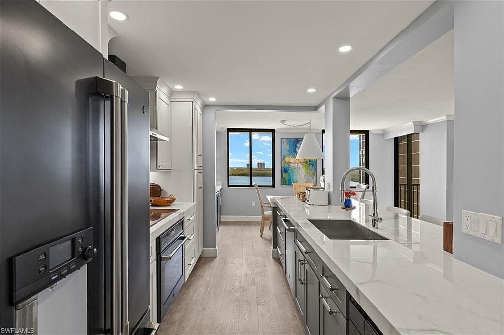 15 Bluebill Ave APT 506 Naples, FL 34108 - Thumbnail 5