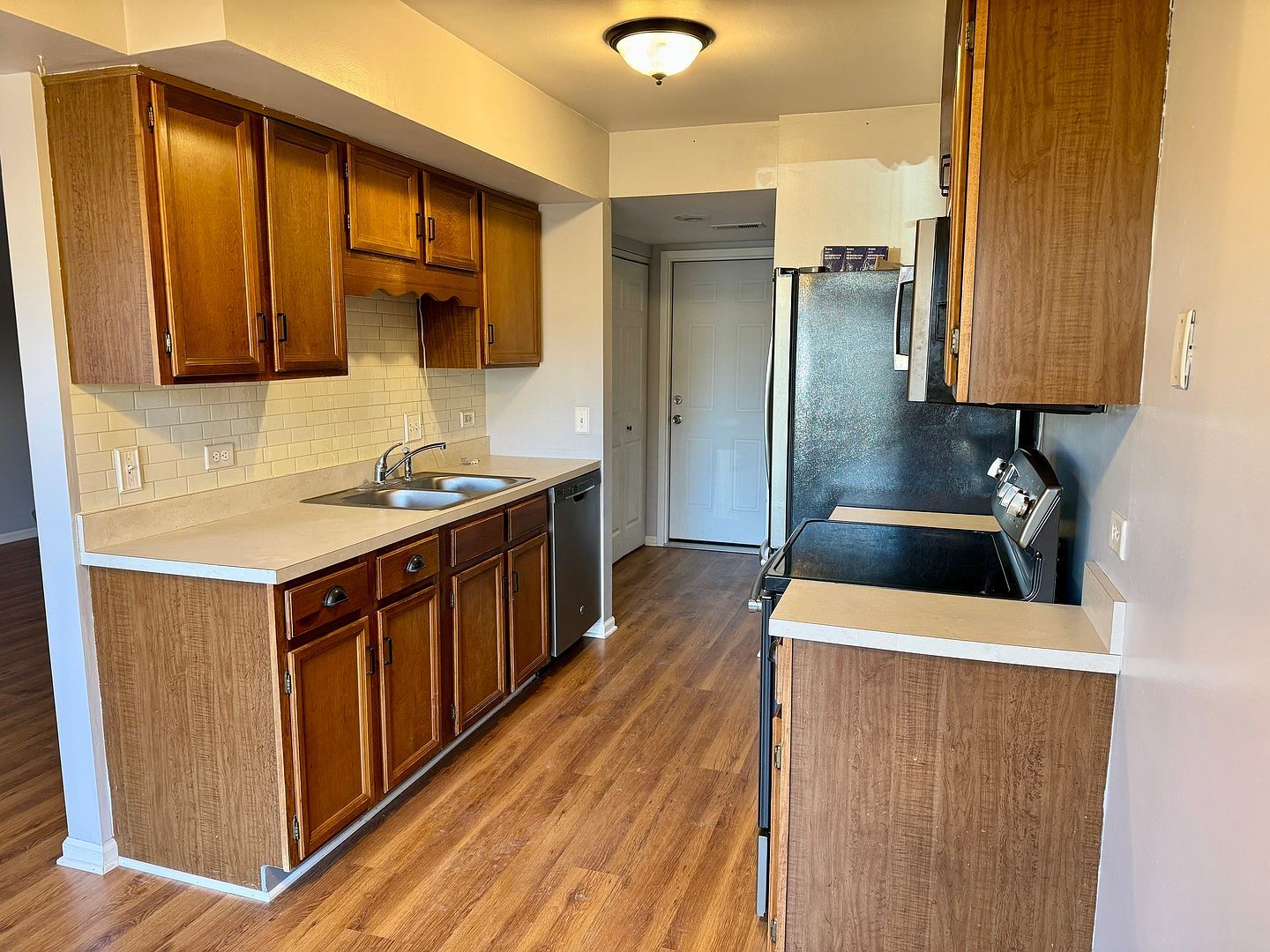 412 Saint Johns Rd APT D Woodstock, IL 60098 - Thumbnail 5