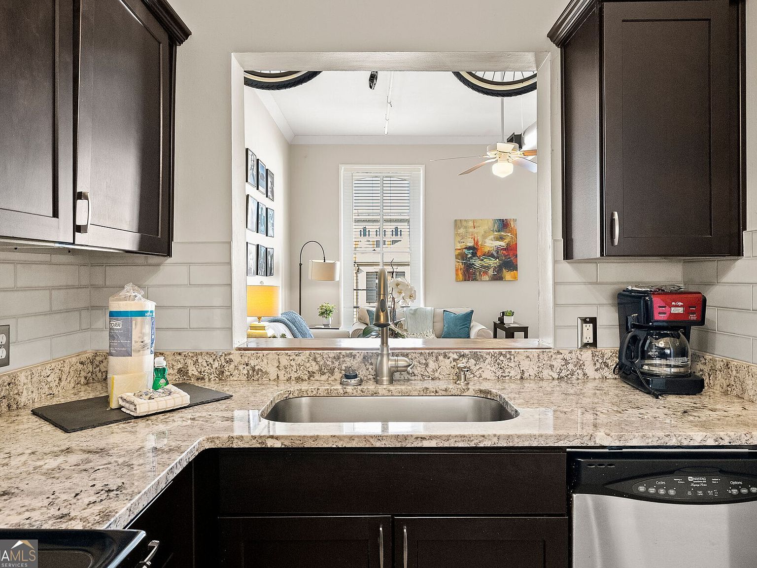 105 Whitaker St APT 302 Savannah, GA 31401 - Thumbnail 5