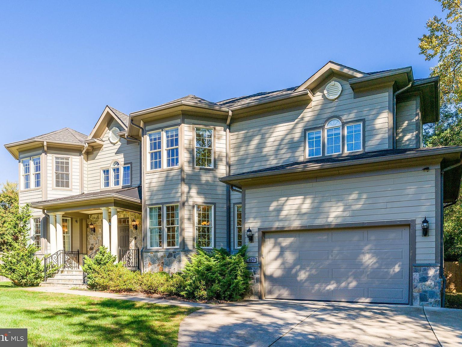 829 Golden Arrow St Great Falls, VA 22066 - Thumbnail 5