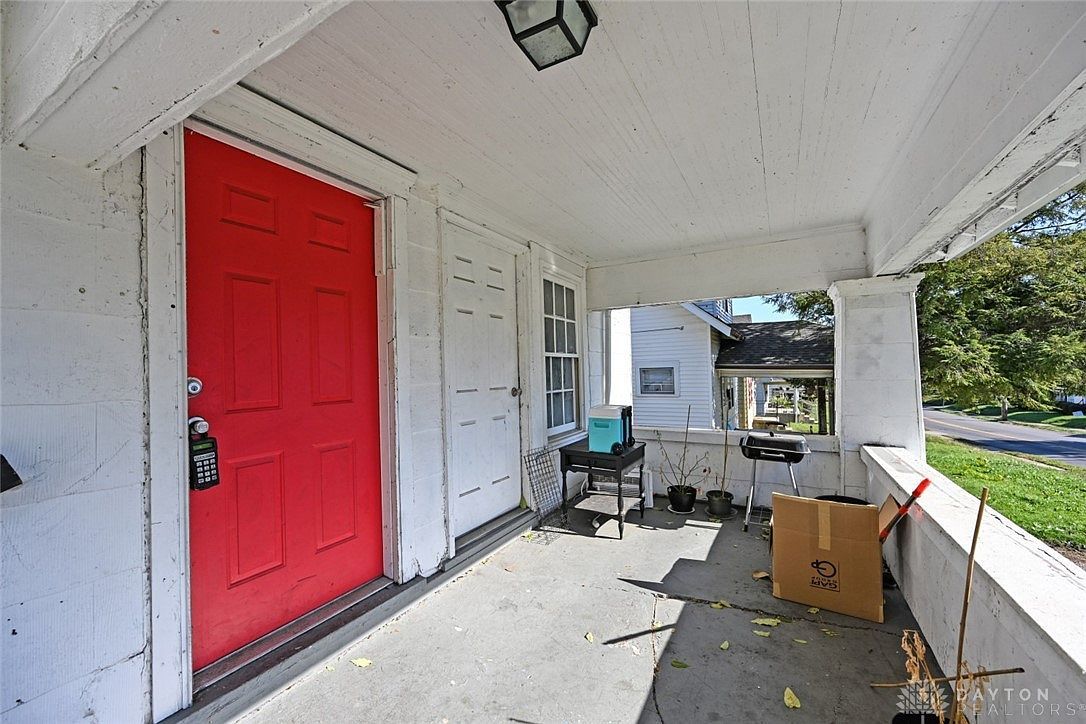 221 E Siebenthaler Ave Dayton, OH 45405 - Thumbnail 5