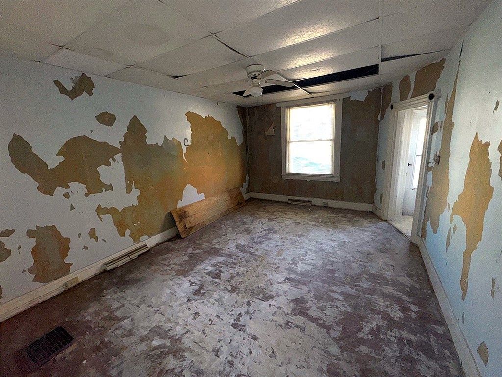 98 Cuyler Ave Jeannette, PA 15644 - Thumbnail 5