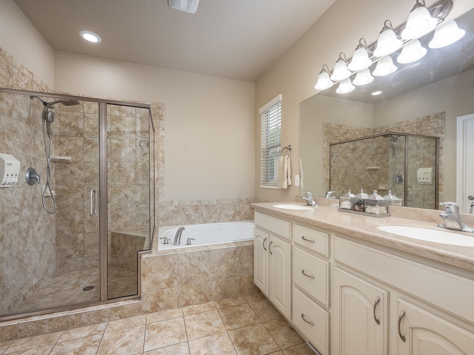 11067 S Cascabel Dr W South Jordan, UT 84009 - Thumbnail 5