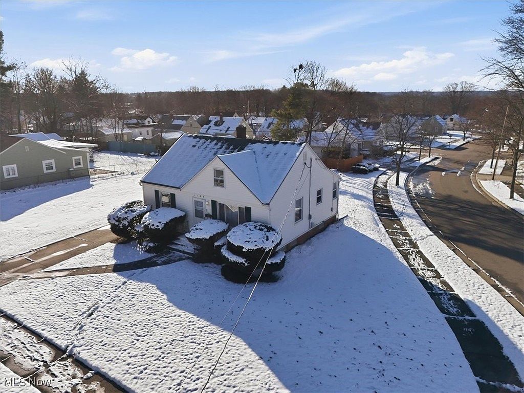 1188 Hardesty Blvd Akron, OH 44320 - Thumbnail 5