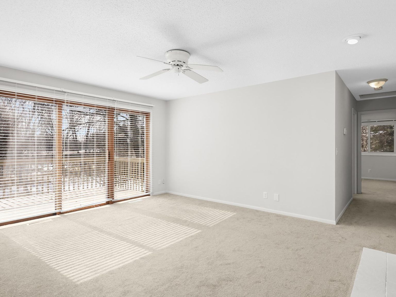 12229 42nd Ave N Plymouth, MN 55441 - Thumbnail 5