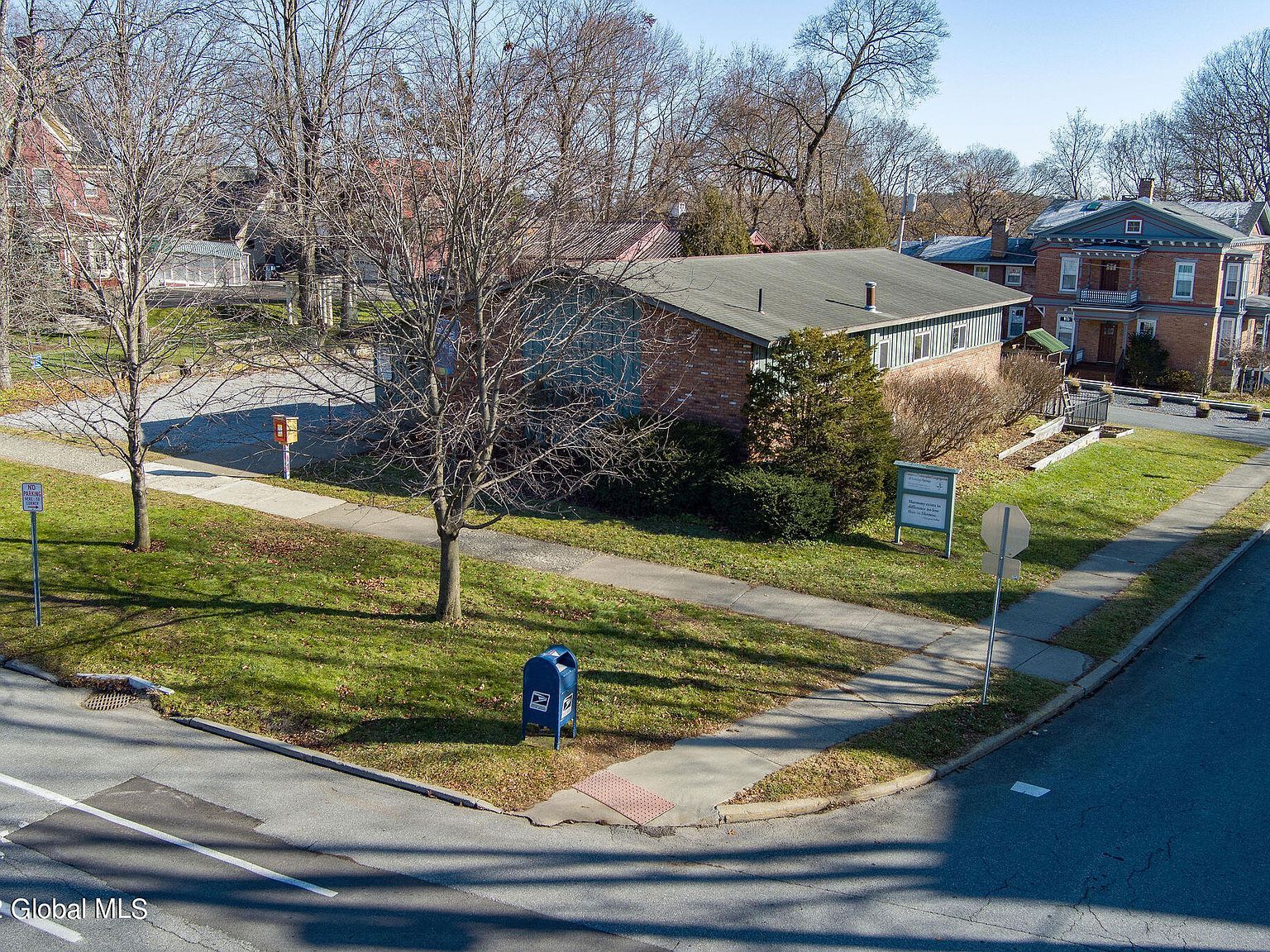 624 N Broadway Saratoga Springs, NY 12866 - Thumbnail 5