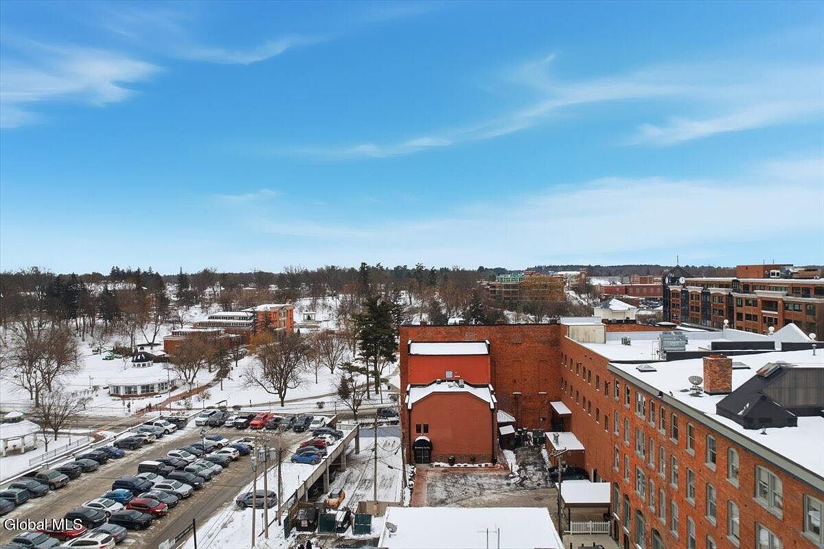 5 Spring St APT 402 Saratoga Springs, NY 12866 - Thumbnail 5