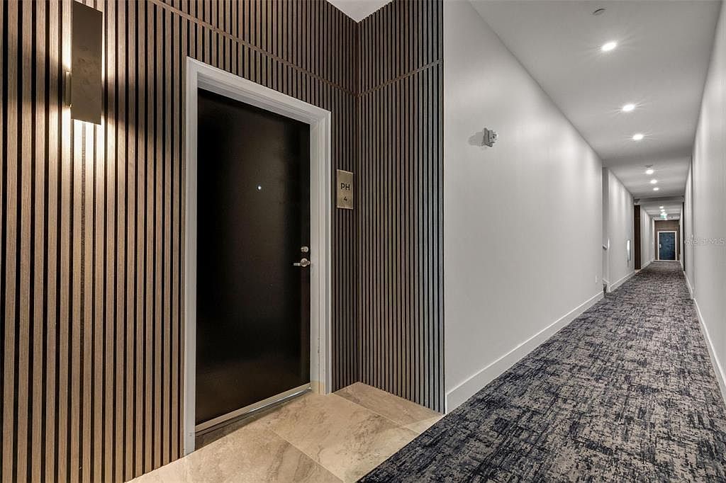 1990 Main St Ph 4 Sarasota, FL 34236 - Thumbnail 5