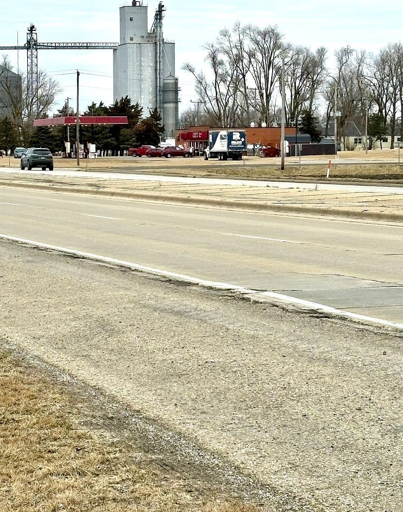 100 S 4th St Wapella, IL 61777 - Thumbnail 5