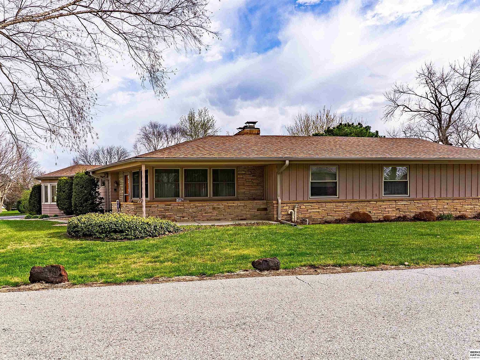 8633 Broadmoor Dr Omaha, NE 68114 - Thumbnail 5