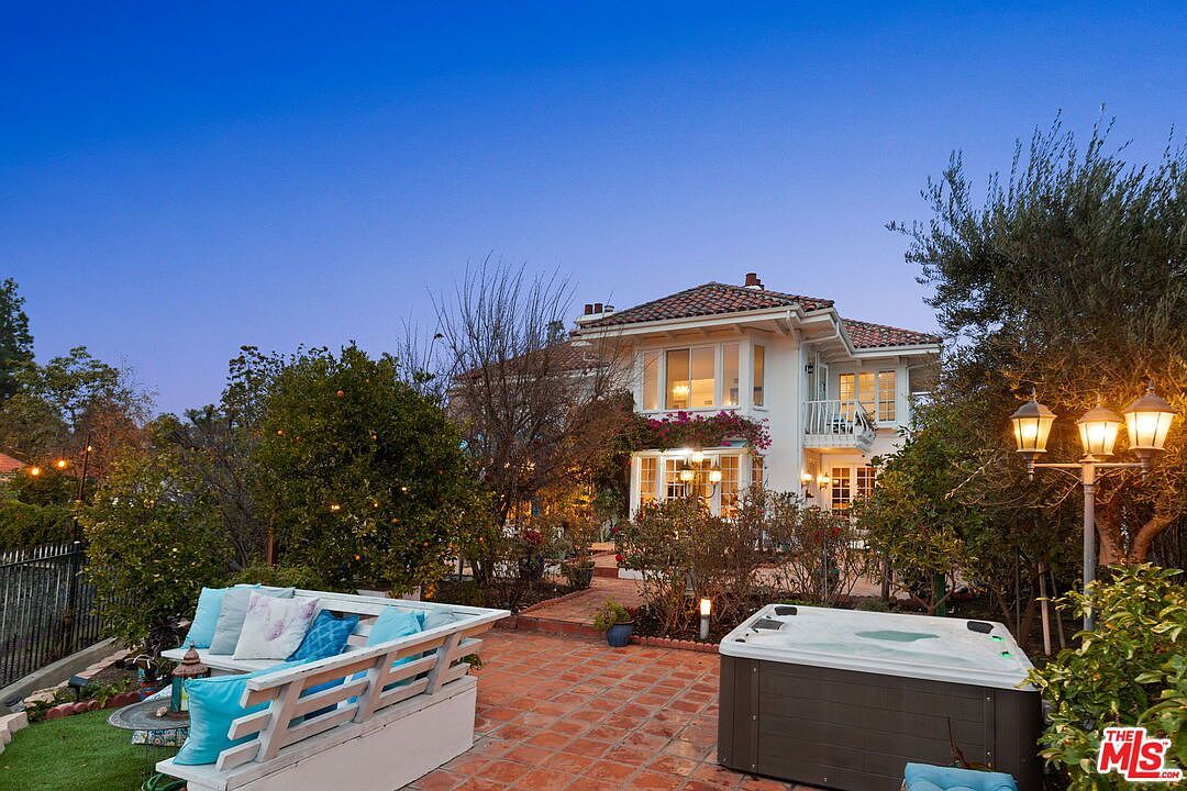 2113 Stoney Hill Rd Los Angeles, CA 90049 - Thumbnail 5