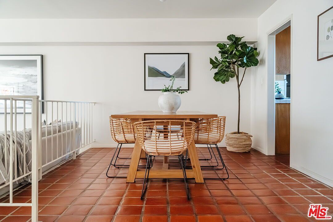 2219 S Bentley Ave APT 203 Los Angeles, CA 90064 - Thumbnail 5