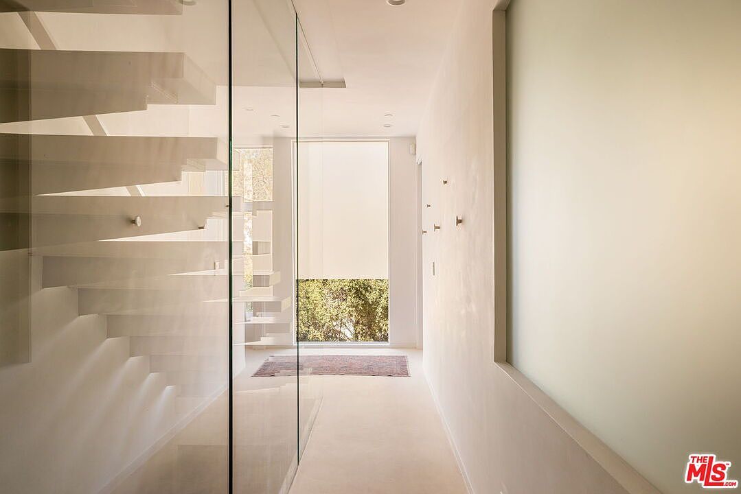 2407 San Marco Dr Los Angeles, CA 90068 - Thumbnail 5