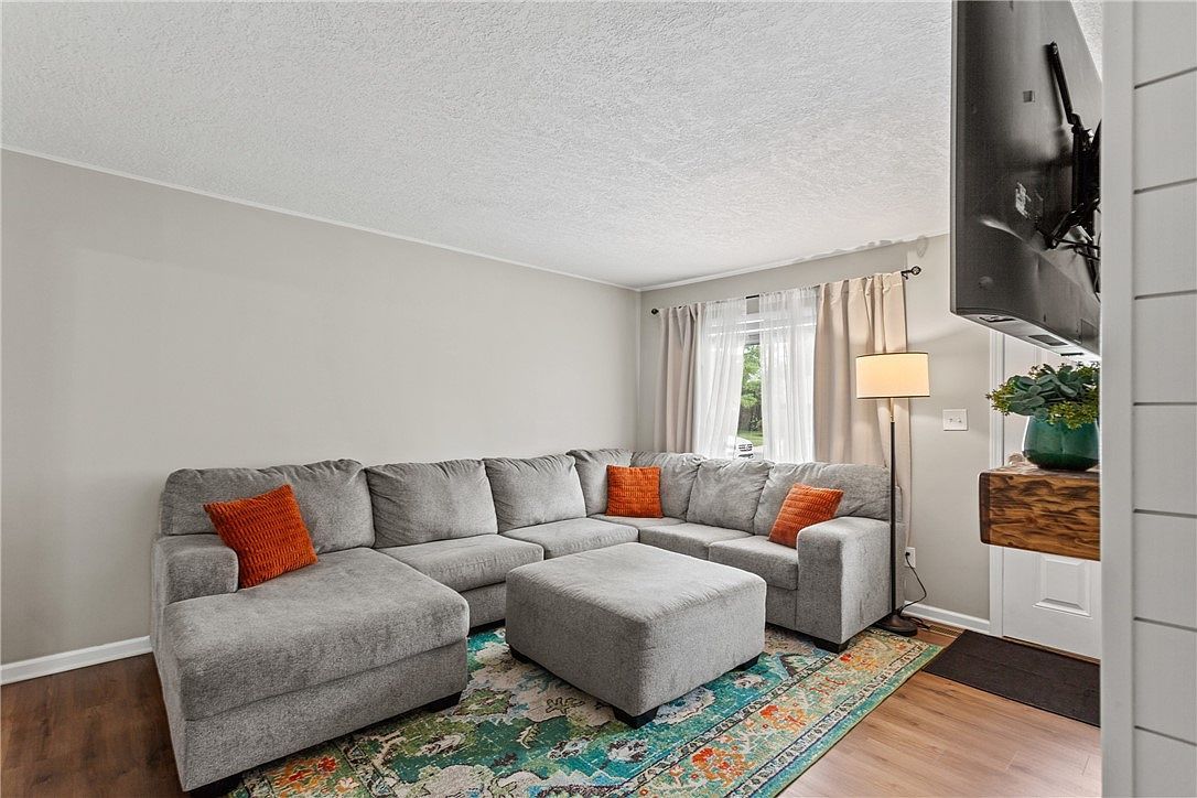 309 Essex Ave Mattoon, IL 61938 - Thumbnail 5