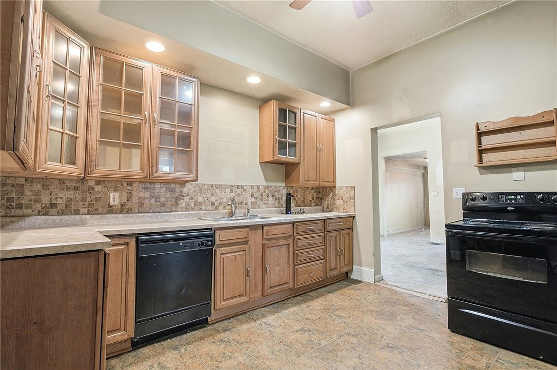 1312 Edgar Ave Mattoon, IL 61938 - Thumbnail 5