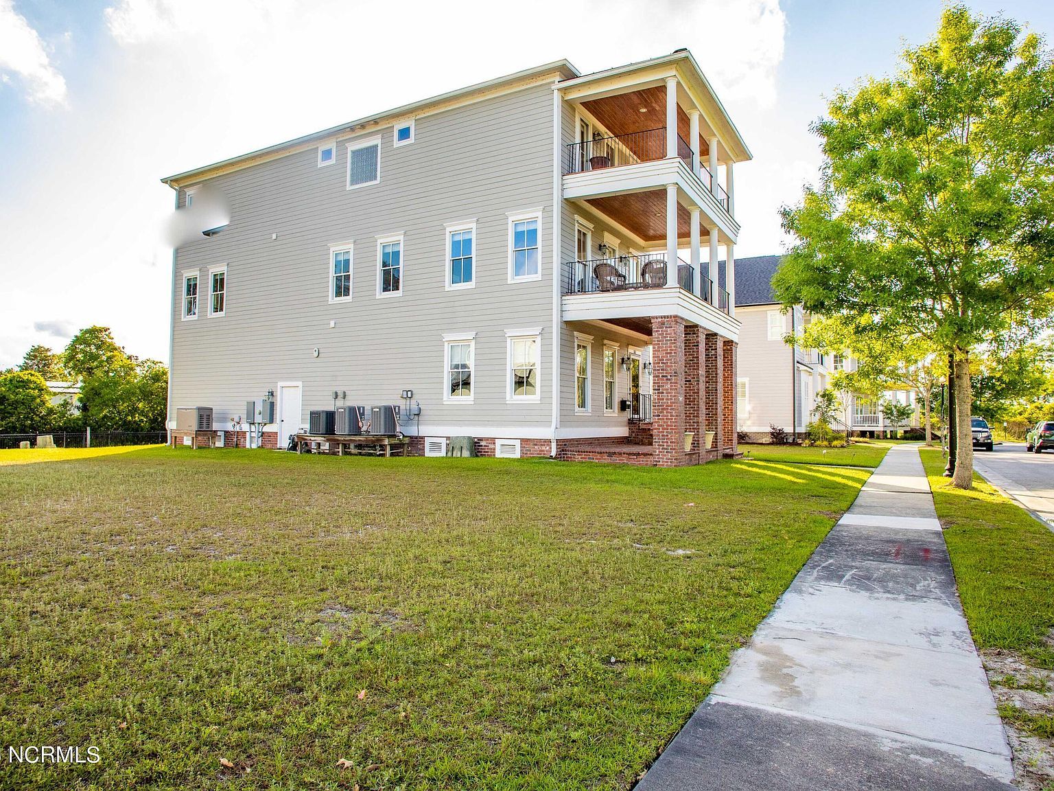 805 E Front St New Bern, NC 28560 - Thumbnail 5