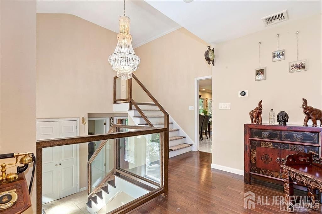 42 Harrow Dr Colonia, NJ 07067 - Thumbnail 5