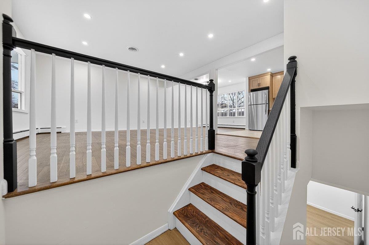 1087 Blandford Ave Avenel, NJ 07001 - Thumbnail 5