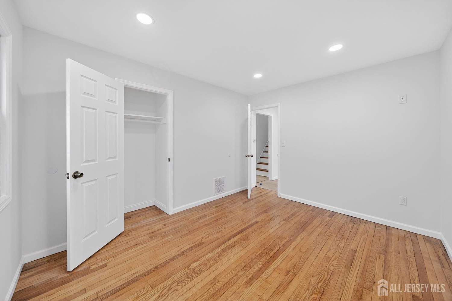 33 Cornell St Avenel, NJ 07001 - Thumbnail 5