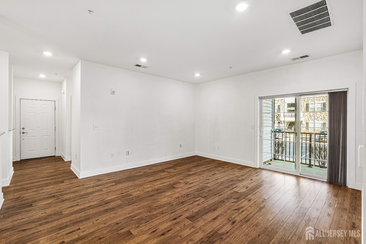 714 Stiller Ln Monroe Township, NJ 08831 - Thumbnail 5