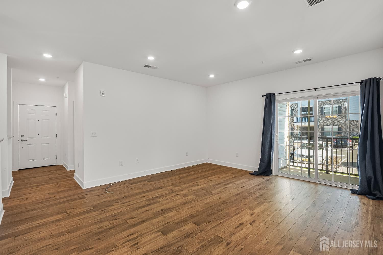 718 Stiller Ln Monroe Township, NJ 08831 - Thumbnail 5