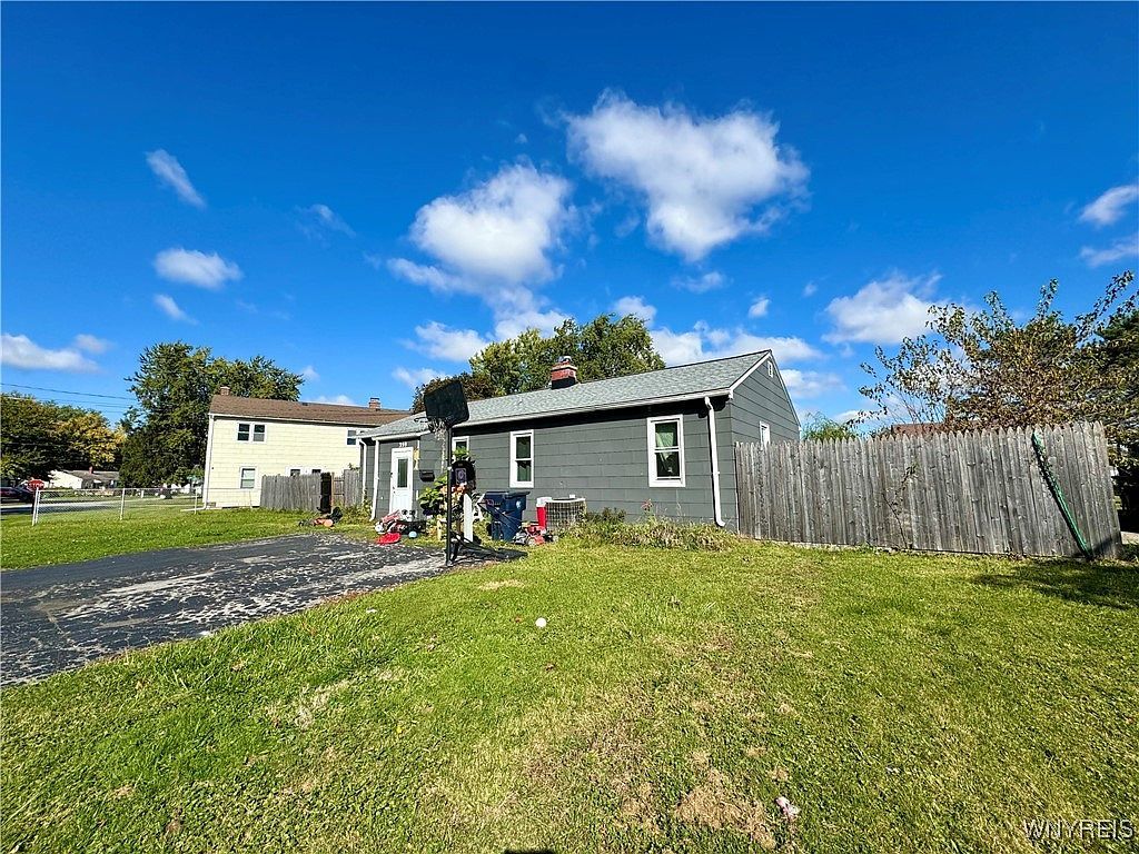359 Ridgewood Cir Buffalo, NY 14218 - Thumbnail 5