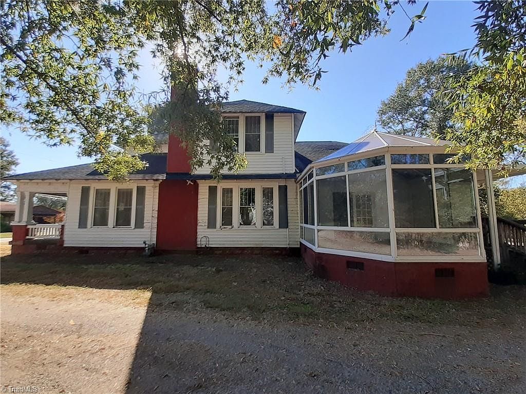 447 Cascade Ave Eden, NC 27288 - Thumbnail 5