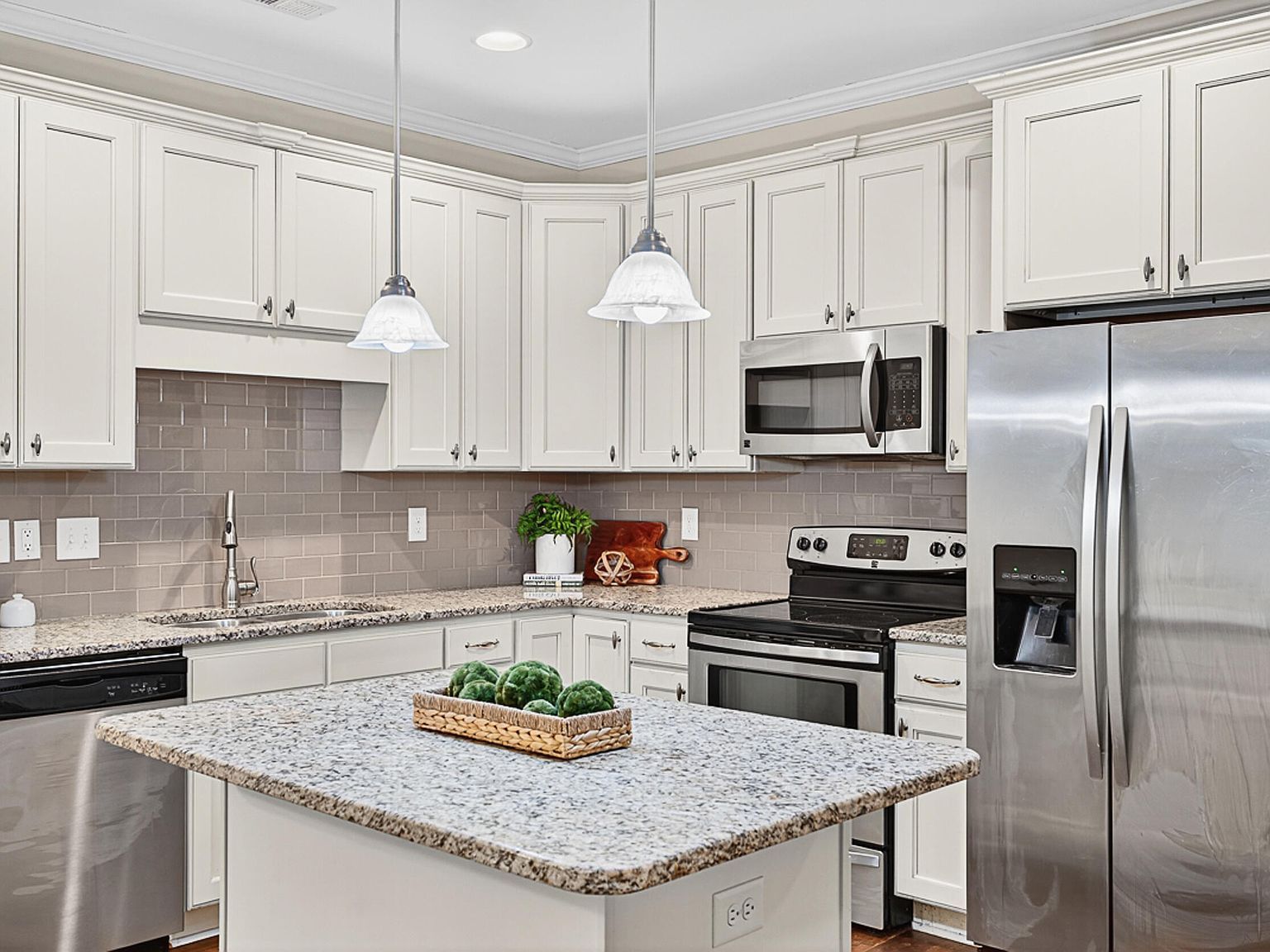 4416 Nicolas Pl Raleigh, NC 27606 - Thumbnail 5